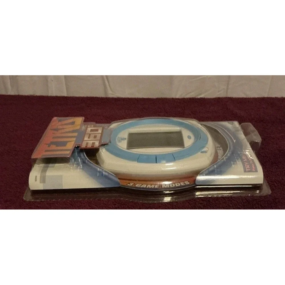 TETRIS 360° Electronic‎ Handheld Game Radica Mattel 2008